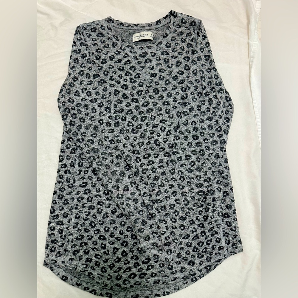 Abercrombie Lounge Top - Leopard, Size M